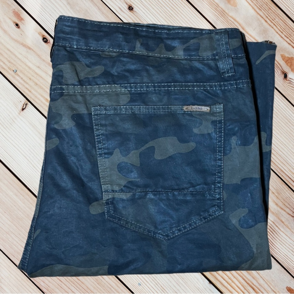 I-Link Camo Shorts
